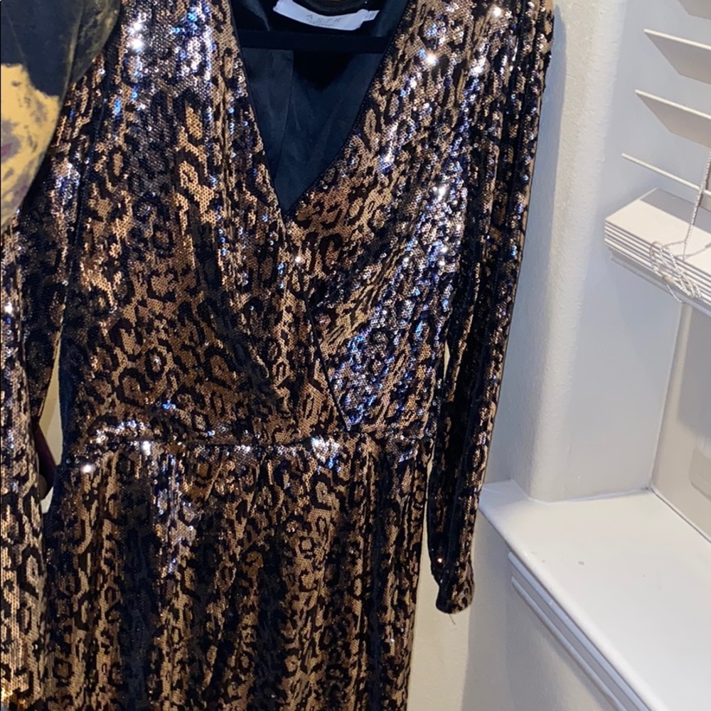 Dress - Picture 5 of 5